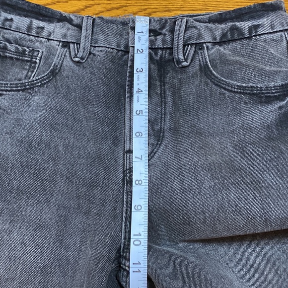 Good American Jeans Faded Black Distressed Knee Size 26 NWOT - Picture 11 of 14